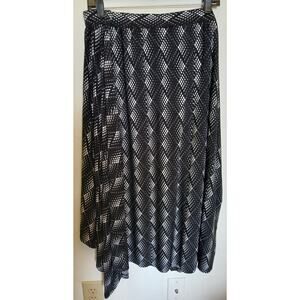 Catherines Black White 3X Asymmetrical Hem Pull On Skirt Midi Smooth Knit 26 28